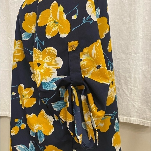 Women’s‎ zip up Floral Blouse 1X - Picture 5 of 9